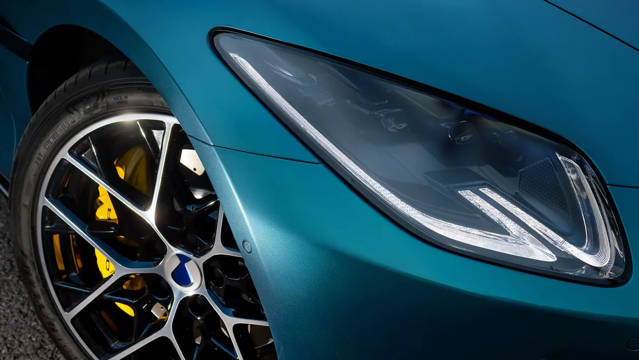 Denza Z - headlight_rkjfga.webp